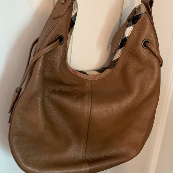 Authentic Burberry leather hobo bag. Used, but only worn 2x. No storage bag. - Picture 11 of 13